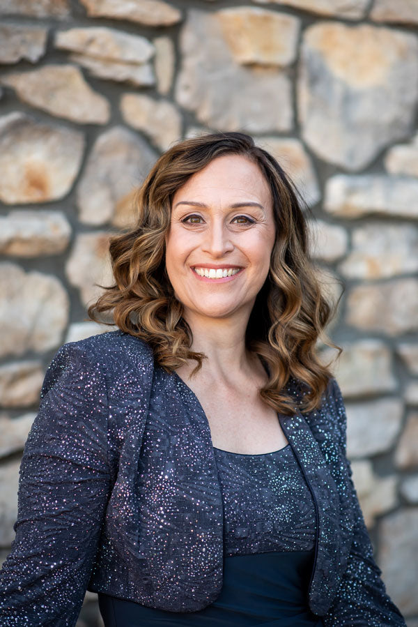 Angela-picture.jpg__PID:6432013b-791f-4ab2-8cef-73cb4c7a6486